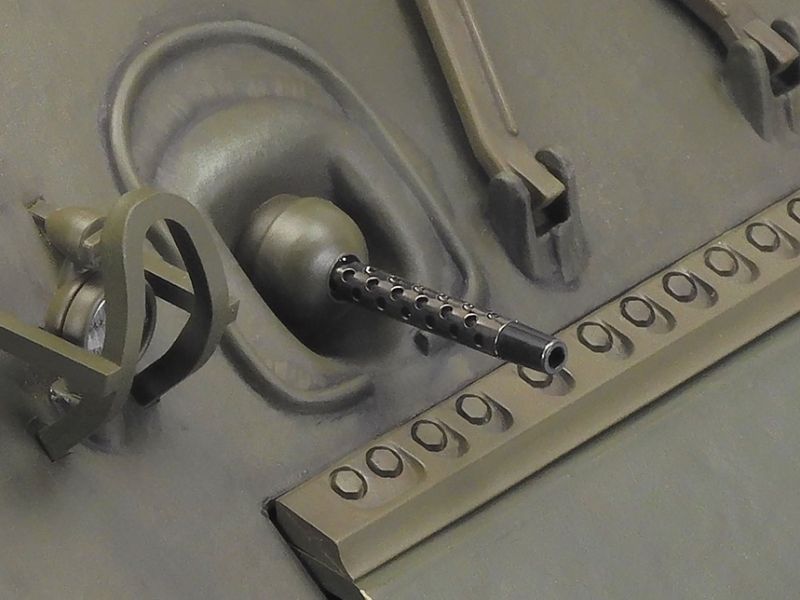 1/16 R/C M4 Sherman 105mm Howitzer (Mechanical Steering