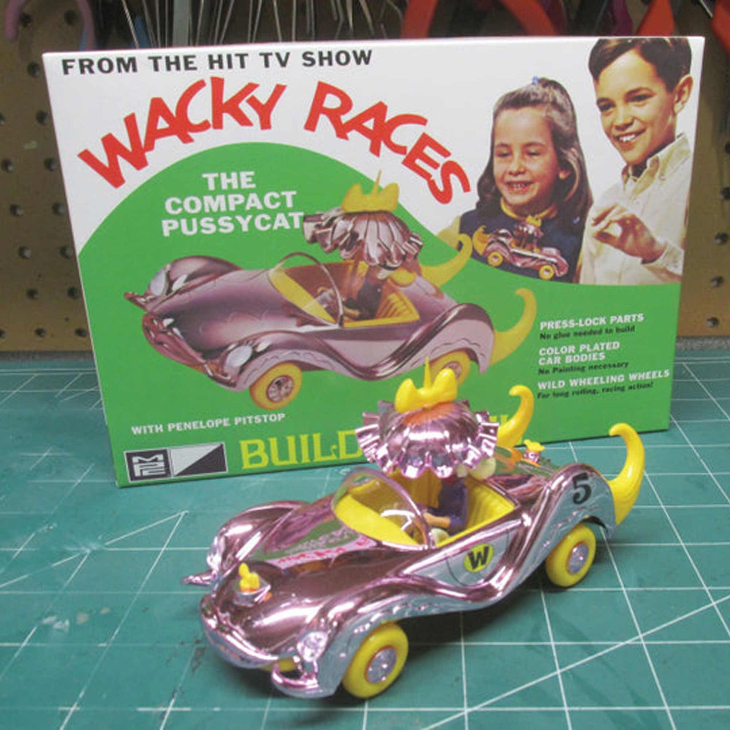 1/32 Wacky Races Compact Pussycat SNAP