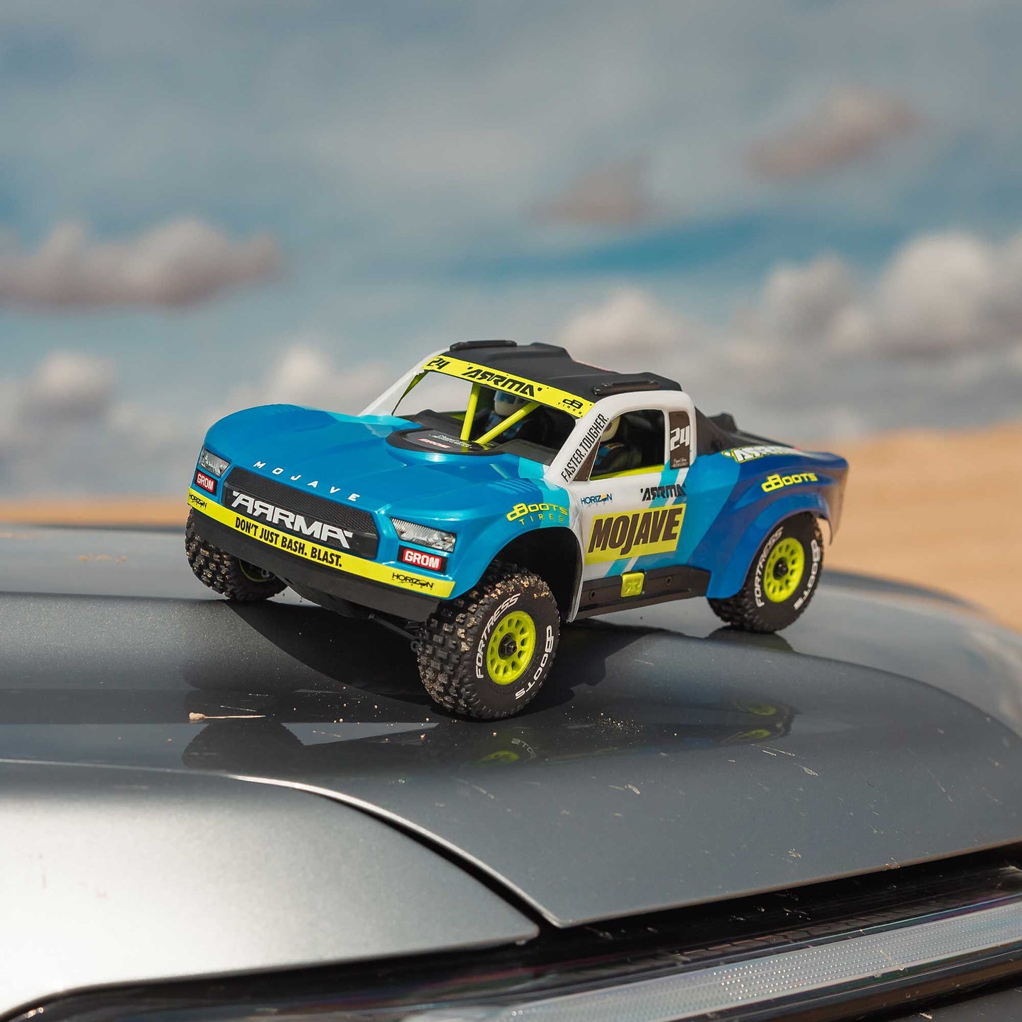 Arrma MOJAVE GROM 4x4 SMART Small Scale Desert Truck (Blue/White)