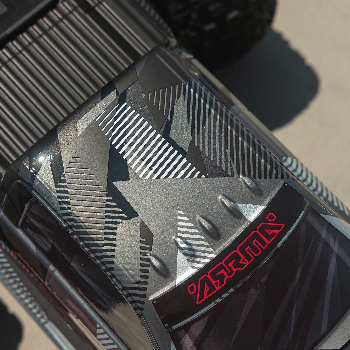 Arrma 1/10 GRANITE 4X4 223S BLX BRUSHLESS MONSTER TRUCK RTR WITH DSC, GUN METAL