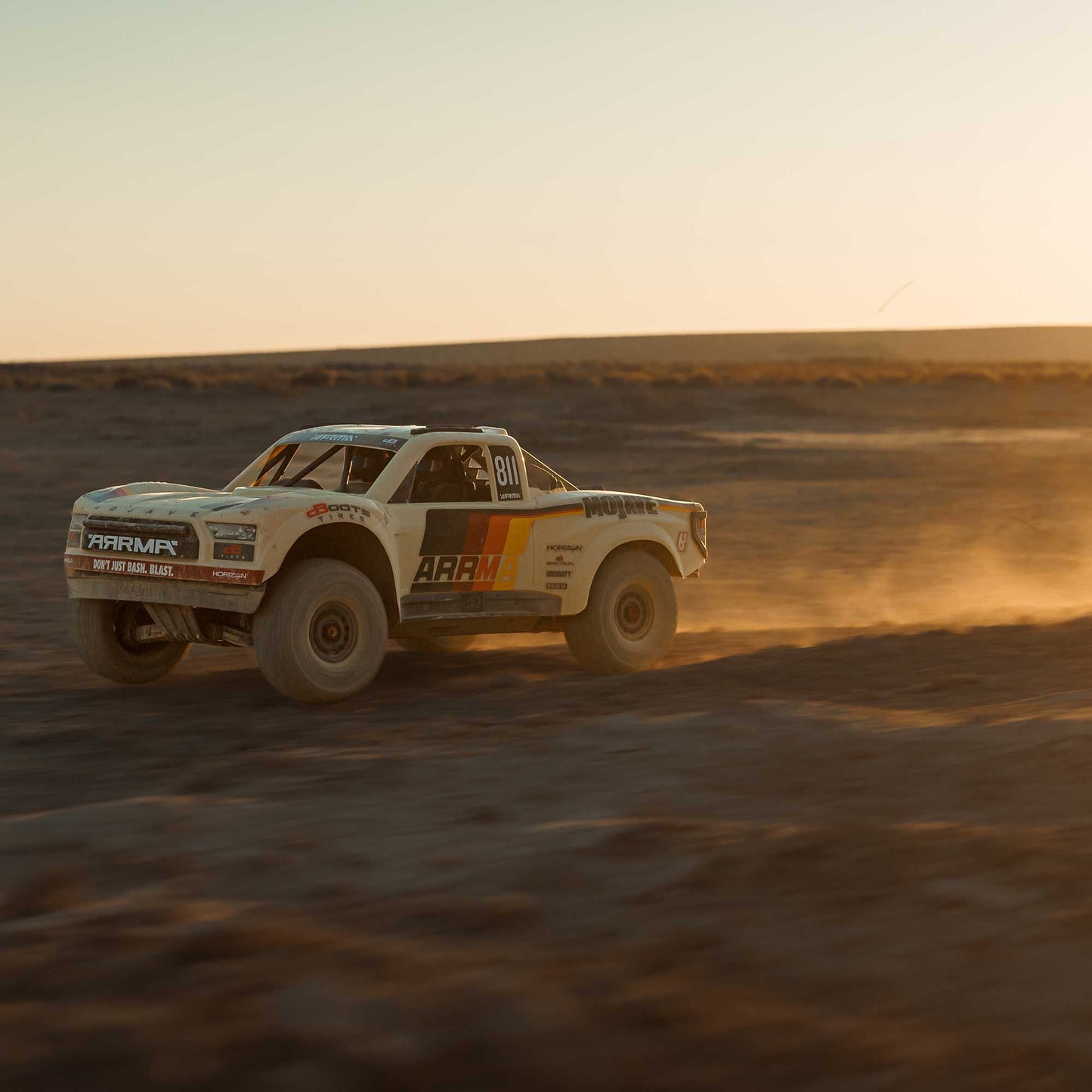 1/7 MOJAVE 6S 4X4 RTR Brushless Desert Truck, Beige