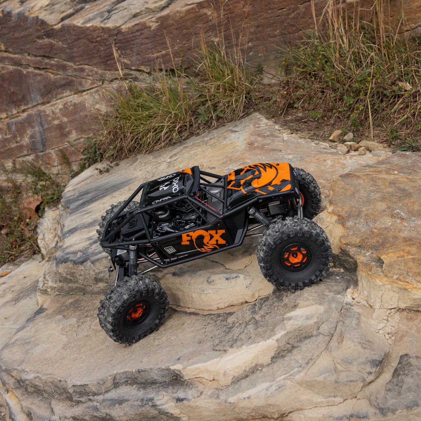 Axial 1/10 UTB10 Capra 1.9 4WS 4X4 RTR Brushed Rock Crawler, Orange