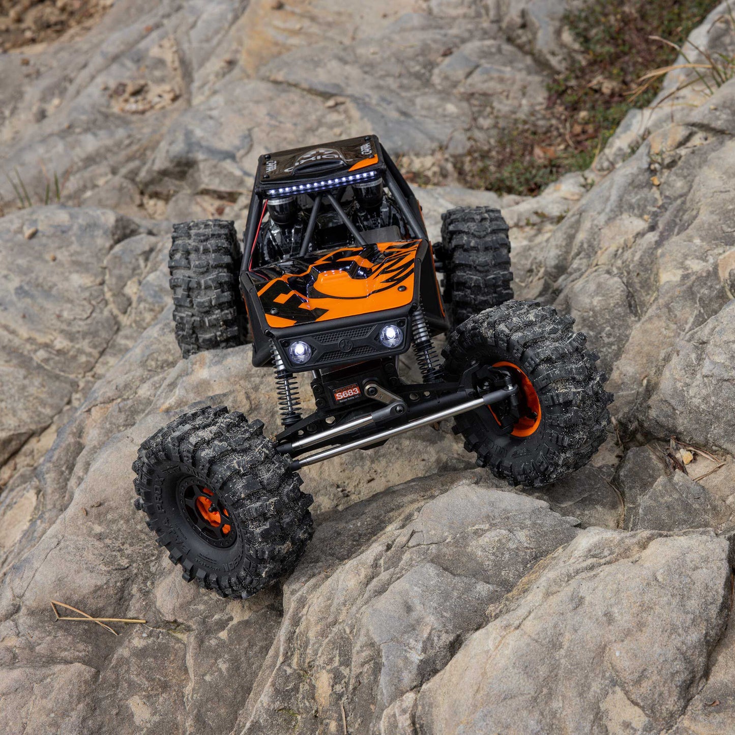 Axial 1/10 UTB10 Capra 1.9 4WS 4X4 RTR Brushed Rock Crawler, Orange