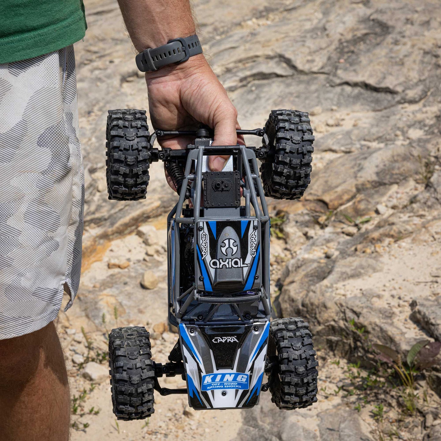 Axial 1/18 UTB18 Capra 4WS 4X4 RTR Brushed Rock Crawler (Battery & Charger Included), Blue
