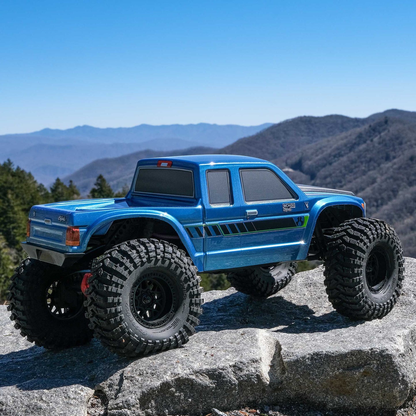 1/10 SCX10 III Coyote 4X4 RTR Brushed Rock Crawler, Blue