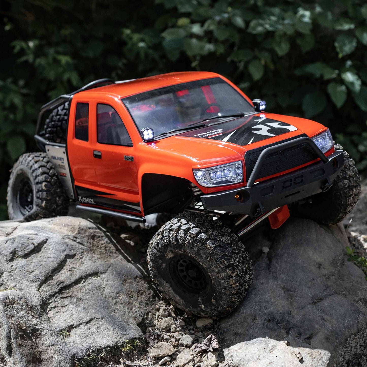 Axial SCX6 Trail Honcho: 1/6 4WD RTR Red