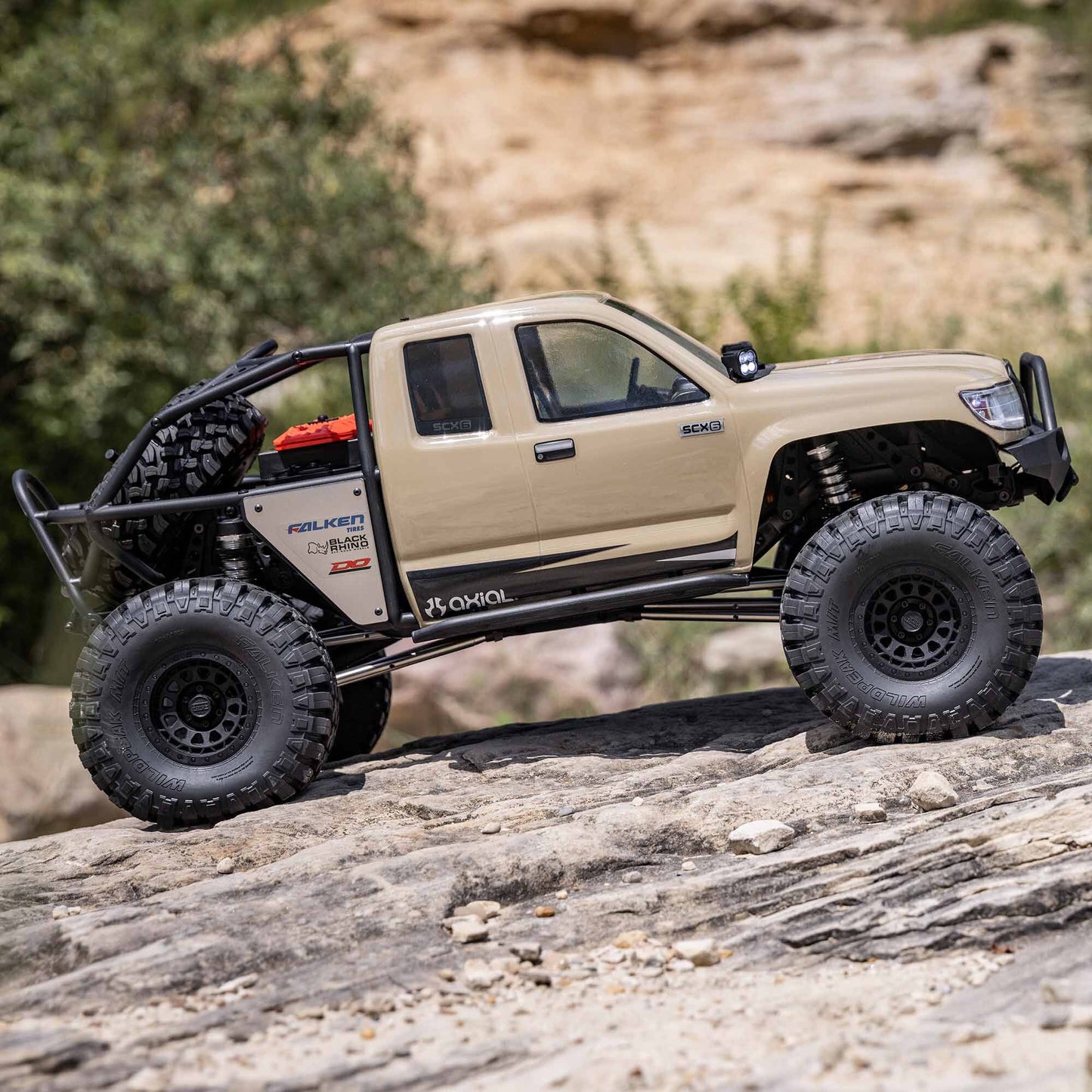 Axial SCX6 Trail Honcho: 1/6 4WD RTR Sand