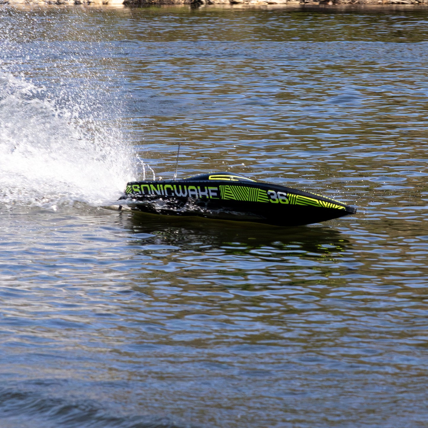 Sonicwake 36" V3 Self-Righting V-Hull Boat RTR, Black