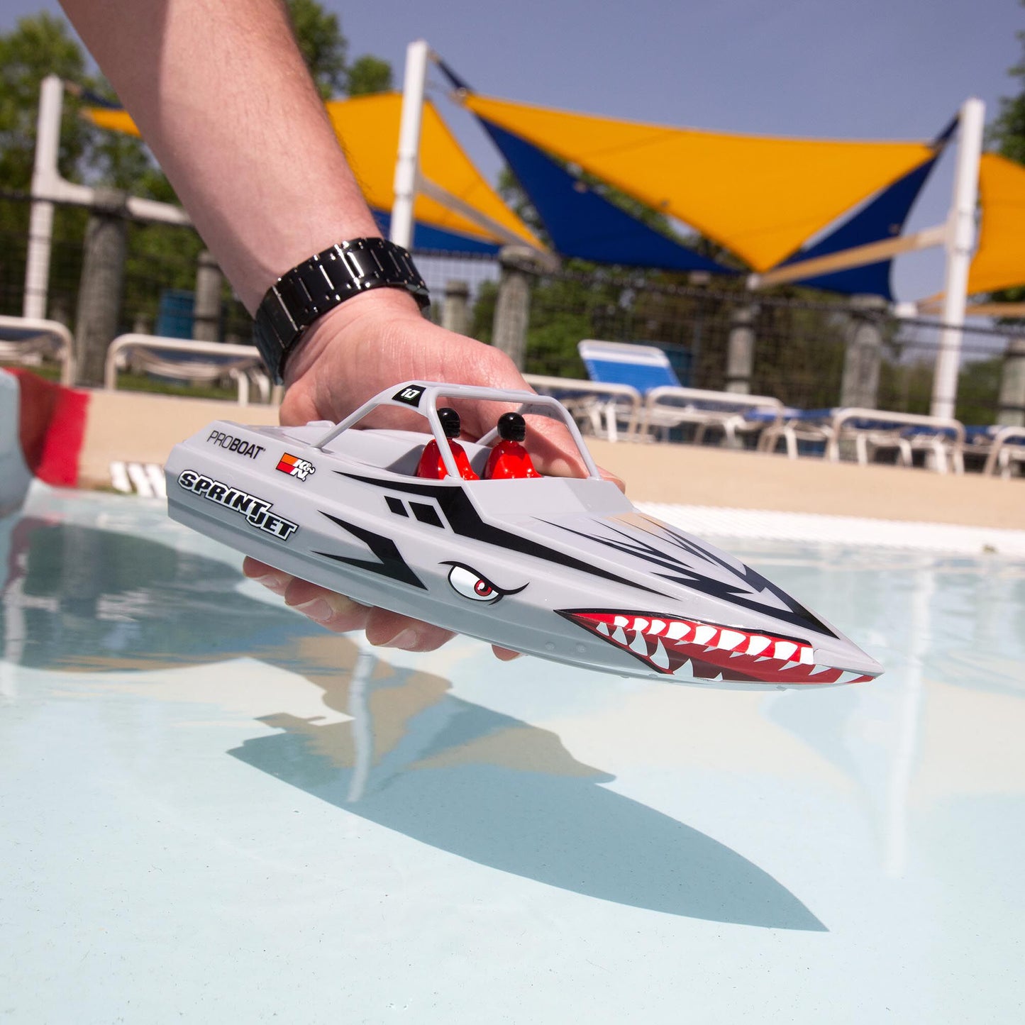 Sprintjet 9" Self-Righting Deep-V Jet Boat Brushed RTR, Silver