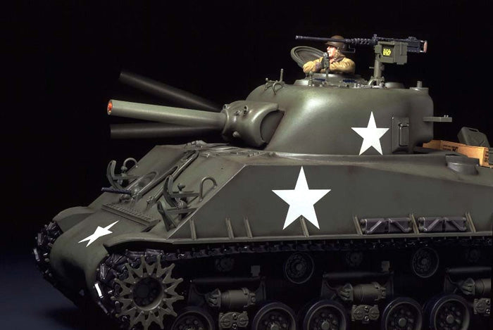 Tamiya - RC M4 Sherman 105mm Howitzer, Full-Option Kit